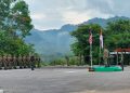 Kepala Staf Korem 121/Alambhana Wanawai Kolonel Czi Rudy Wahjudiono, S.E., M.M. bertindak selaku Inspektur Upacara (Irup) dalam Upacara. (Dok.ist)