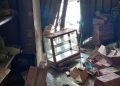 Kondisi dalam warung setelah ditabrak (dok ist)