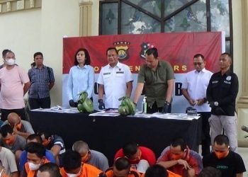 Polda Jambi Amankan 111 Tersangka Penyalahgunaan BBM Subsidi
Konferensi pers penindakan puluhan penyalahgunaan BBM subsidi tahun 2022 (Foto: Dok.Ist)