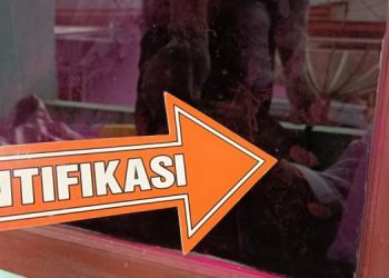 Tim inafis kepolisian saat berada di lokasi kejadian (Foto : Rudi)