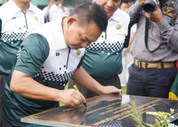 Kasad Jenderal TNI Dr. Dudung Abdurachman saat meresmikan Pussenarhanud Sport Center Cimahi (PSCC) - Dok Istimewa