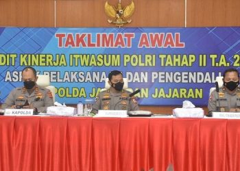 Kapolda Jambi, Irjen Pol Albertus Rachmad Wibowo (kiri) saat membuka acara pelaksanaan Audit Itwasum Polri Tahap II Tahun 2022 (dok ist)